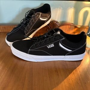 NWOT Vans